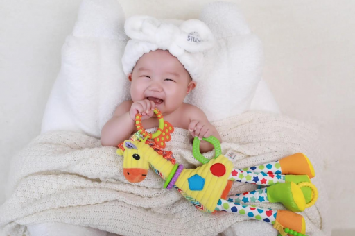 伊犁哈萨克六个月宝宝突然发烧 伊犁哈萨克六个月宝宝突然发烧